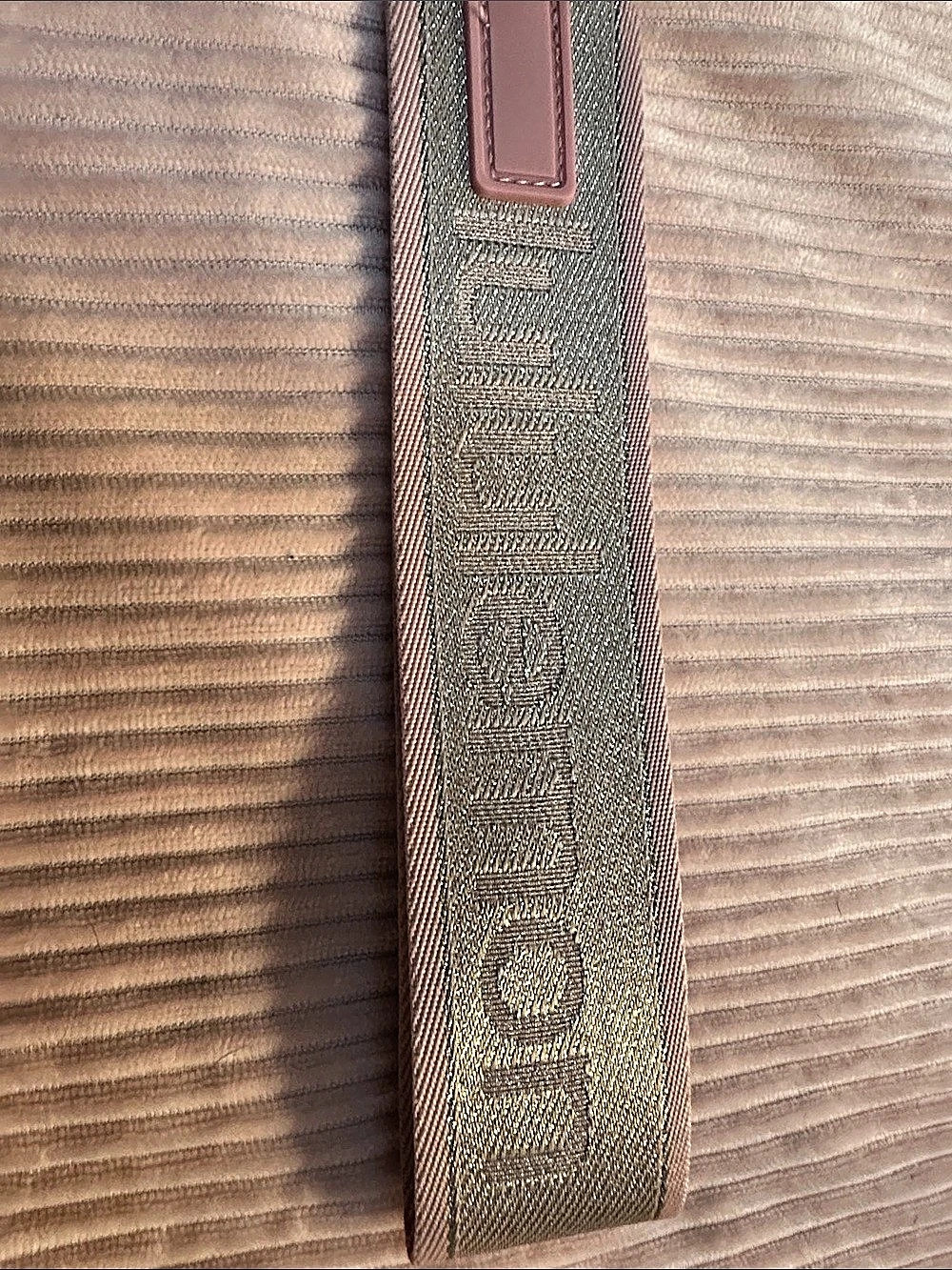 lululemon Never Lost Keychain *Metallic Wordmark Pink & Gold Keychain NWT - Picture 4 of 4